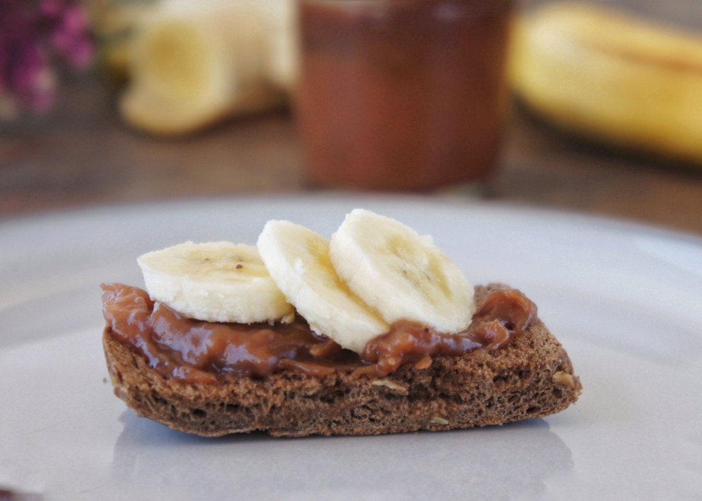 Esta mermelada de plátano con chocolate es un pequeño lujo para disfrutar cada día. Perfecta para compartir o para darte un capricho, porque los mejores sabores siempre tienen un toque de cariño y recuerdos.