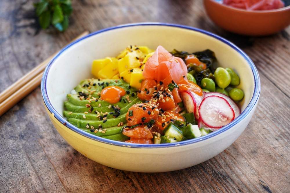 Poke Bowl Casero: Frescura y Sabor en un Bol